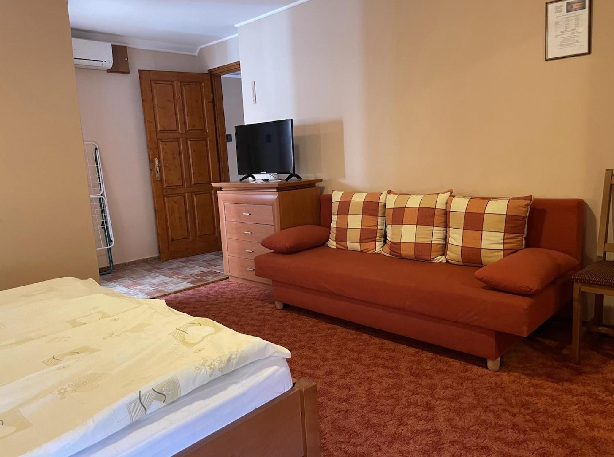 Rozmann Family Panzio & Apartmanhaz Sarvar Luaran gambar
