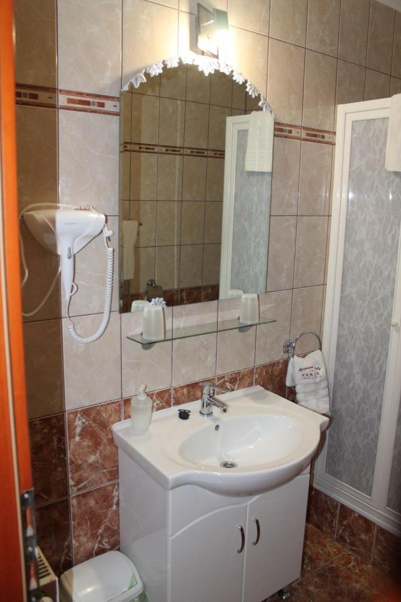Rozmann Family Panzio & Apartmanhaz Sarvar Luaran gambar